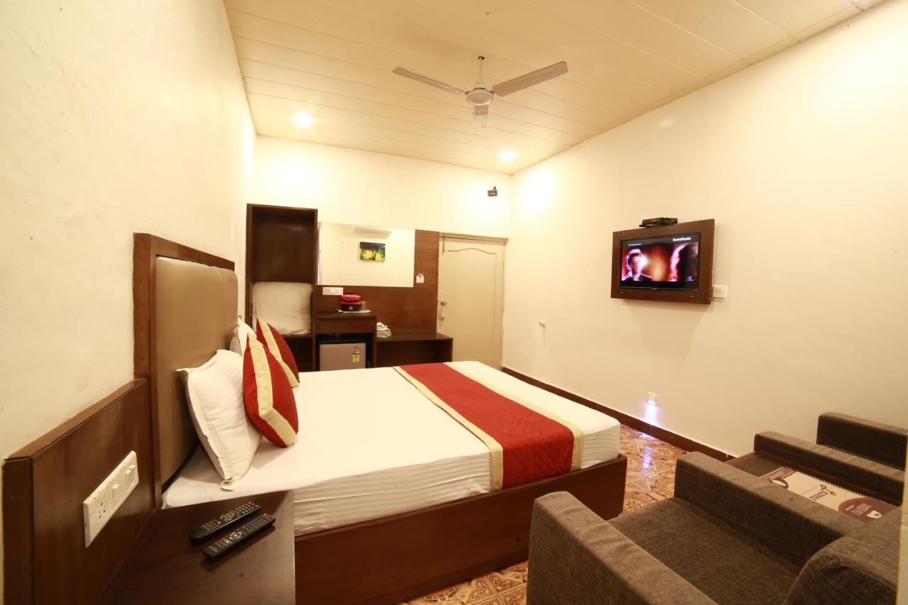 Hotel Banjara Regalia Mount Abu Exterior foto