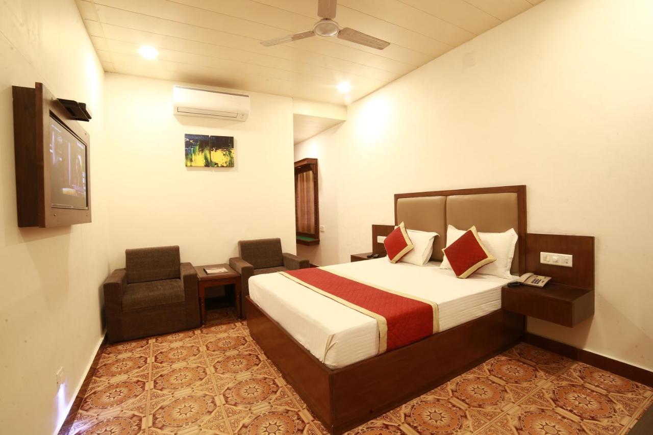 Hotel Banjara Regalia Mount Abu Exterior foto